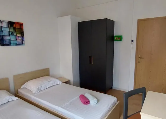 R&E Apartment
